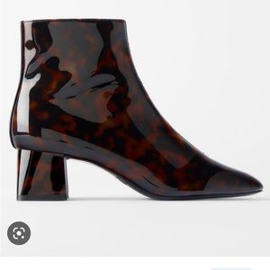 Black/ Burgundy Tortoise Heeled Booties